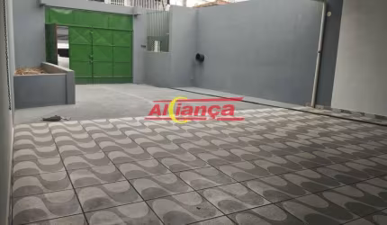Casa térrea com amplo quintal e frente para duas ruas, terreno de 305m2 no Jardim Bananal