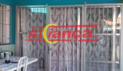 2 Casas + Salão Comercial em 515m² de terreno.