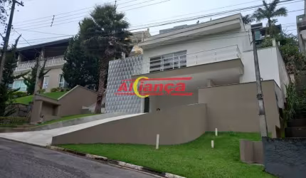 Casa em condomínio com 3 suítes, 2 living, 2 vagas em Arujá hills 3 - Arujá