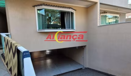 Excelente  Sobrado com 03 suites