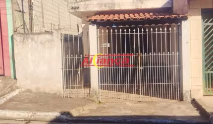 Casa Térrea de 2 Dormitórios com 1 Vaga de Garagem ? Próxima à Praça Oito de Dezembro