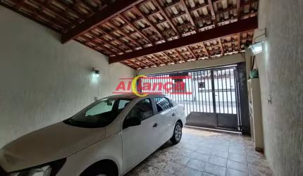 Casa sobrado, 3 dormitórios sendo 1 suíte, 2 vagas, espaço gourmet no Jardim Arujá - Guarulhos