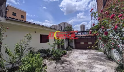 Casa térrea com 3 quartos e 4 vagas - Vila Tijuco / Guarulhos