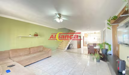 SOBRADO 268M², COM 4 QUARTOS, 4 BANHEIROS E 7 VAGAS - A VENDA - ARUJÁ/SP.