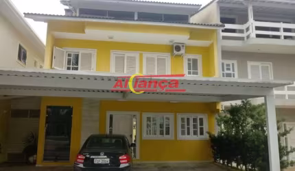 Maravilhosa Casa em Condomínio 4 Suítes