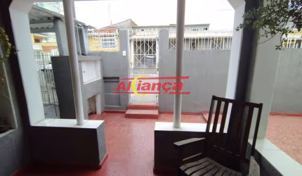 Casa Térrea com 04 dorm, 02 vagas, 214 metros