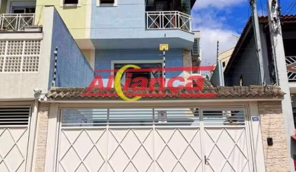 Sobrado de 180m² com 3 Suítes, 2 Vagas e Ar Condicionado ? Aceita Permuta e Financiamento