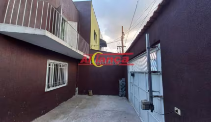 sobrado com 3 dormitorios e 4 vagas a venda em Guarulhos-SP