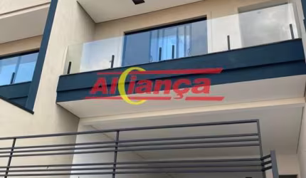 belíssimo sobrado novo 3 suites / 8 vagas ´conceito aberto / moderno e luxuoso !  Junto ao centro /