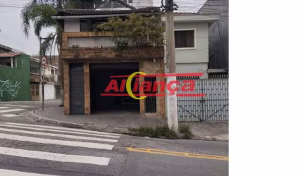 Três casas Residenciais com salão comercial - Excelente para Renda/investimento e moradia Vl. Maria