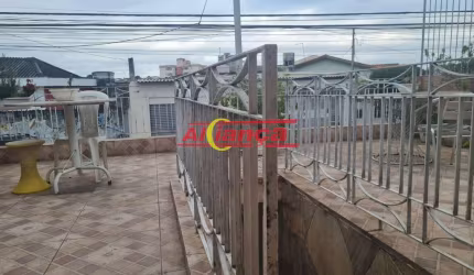 Casa no Jd. Pinhal - Guarulhos - 03 dormitórios e duas vagas.