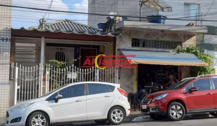 Casa Comercial no centro de Guarulhos com 216 metros de terreno com 04 rendimentos,