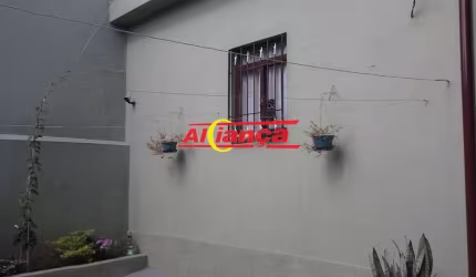 CASA TÉRREA, 2 QUARTOS, VAGA DE GARAGEM, REGIÃO COMERCIAL