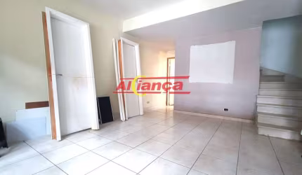Sobrado à Venda no Jardim Santa Mena - Amplo, 3 Dormitórios, 3 Banheiros, Próximo à Avenida Timóteo