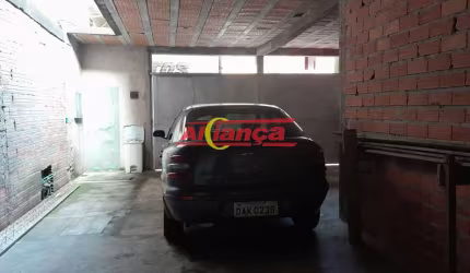 sobrado no jardim Crepúsculo, com 3 dormitórios, uma suíte, 4 vagas de garagem
