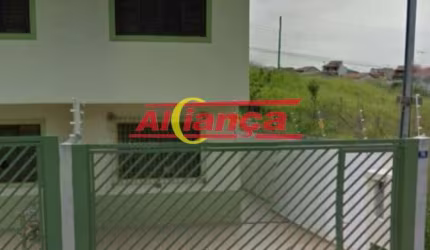 Belo sobrado com 2 suítes no Pq. Continental II