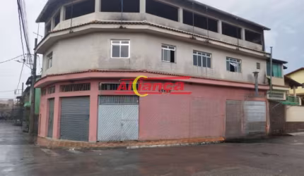 CASA DE ESQUINA COM SALÃO COMERCIAL