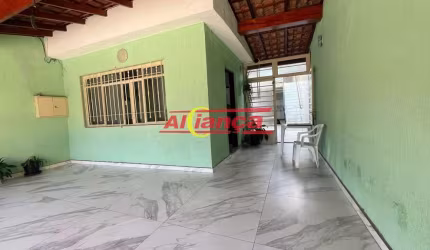 Sobrado à venda no bairro Vila Galvão com 02 quartos