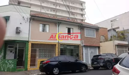 Sobrado no Tatuapé com 2 quartos, 2 banheiros, quintal e ótima localização. Agende sua visita!