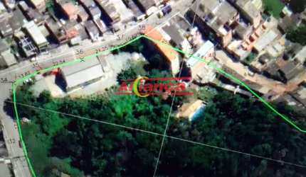 ÁREA DE 30.000 M2