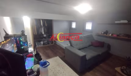 Casa com  1 dorm bem grande podendo virar 2 dorm , cozinha e sala integrada  com  1 vaga garagem.