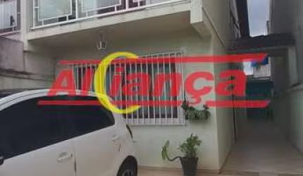 Sobrado em Guarulhos, 3 quartos, 2 banheiros, amplo quintal e ótima localização!
