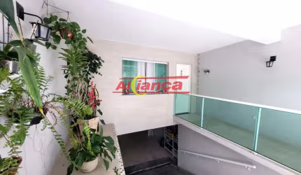 Sobrado com amplo quintal