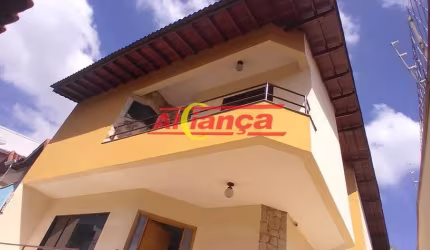 SOBRADO COM TRES ANDARES  E OITO  AMBIENTES - VILA ROSALIA