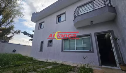 O lar dos seus sonhos, esse sobrado é a opção perfeita! 136 m², 3 dormitórios, com suíte, 2 vagas