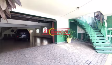 SOBRADO ESPAÇOSO À VENDA NO JARDIM SANTA MENA - GUARULHOS