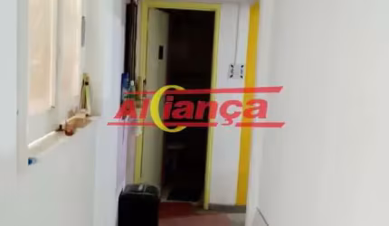 Casa Térrea à Venda no Jardim Vila Galvão, em Guarulhos