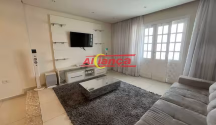 CASA ASSOBRADADA NO JD ROSA DE FRANÇA PORTEIRA FECHADA