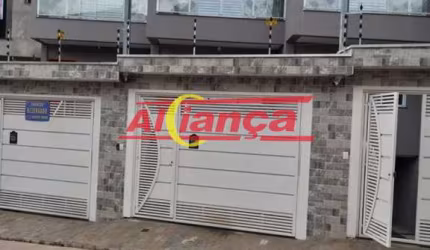 sobrado novo Vila São Geraldo, com três dormitórios e quatro vagas de garagem