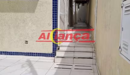 CASA SOBREPOSTA PARTE INFERIOR COM 2 QUARTOS, A VENDA NO PICANÇO - GUARULHOS/SP.
