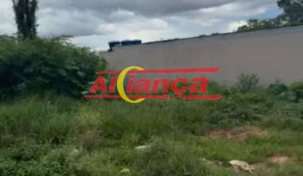 Terreno bem localizado à venda no Jardim Adriana