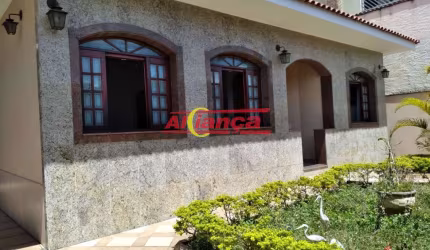 Casa Térrea em Tucuruvi: 3 Suítes, Total de 384m² á venda!