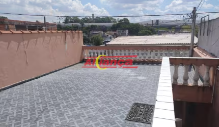 Casa assobradada com 250 metros de terreno, 03 dorm, suite, 03 banheiros