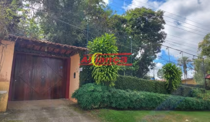 LINDA CASA ASOBRADADA  DE CAMPO