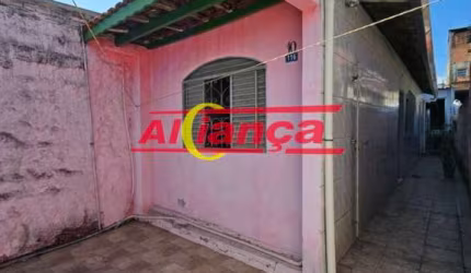 CASA TÉRREA COM EDÍCULA PARA INVESTIMENTO NO BAIRRO DOS  PIMENTAS