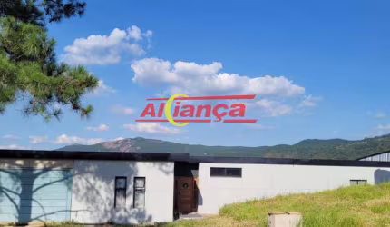 Casa com vista para a Pedra Grande, 4 dormitórios, 6.000 m² de terreno, academia e 4 suítes extras.