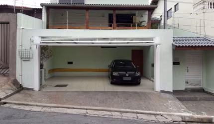 Sobrado com 3 dormitórios à venda, 400 m² SO0399