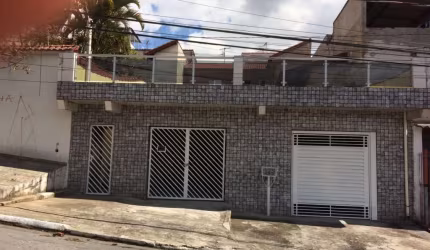 Sobrado com 3 dorm e 4 wc, 3 vagas cobertas ,ampla área de churrasqueira gourmet