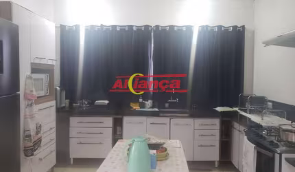 Casa com 3 quartos à venda na Rua Danielle do Prado Valim, 241, Parque Continental II, Guarulhos, 200 m2 por R$ 630.000