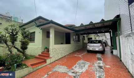 ÓTIMA CASA INDEPENDENTE 151M² - 2 DORMS - 8 VAGAS DE GARAGEM - CENTRO