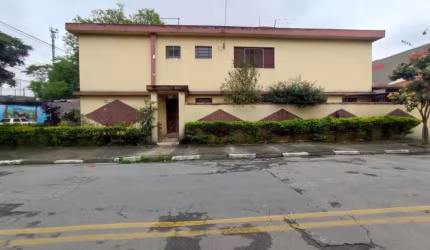 ÓTIMO SOBRADO 180M² COM 3 DORMITÓRIOS E 3 VAGAS DE GARAGEM - CENTRO