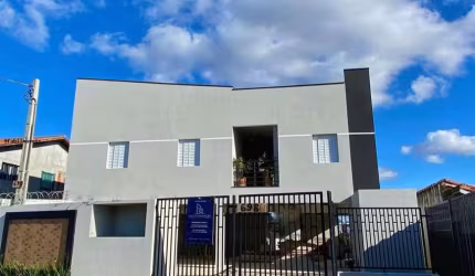 Sobrado para Venda em Mogi das Cruzes, Vila São Paulo, 2 dormitórios, 1 banheiro, 1 vaga