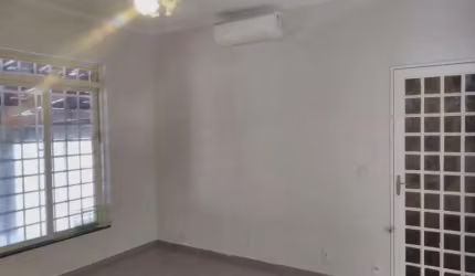 Casa térrea com 3 dormitórios + edícula - Presidente Médice
