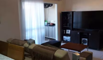 Apto padrão, 103m², rico em armários, localizado no Bairro Jardim Botânico, próximo ao Parque Carlos Raya.