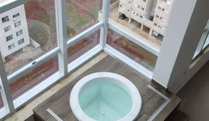 Cobertura tipo duplex, 84m², nunca habitado, linda vista para a rodovia Antônio Duarte Nogueira, próximo ao Ribeirão Shopping e ao Shopping Iguatemi.