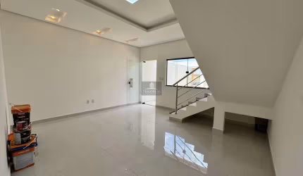 Casa com 3 quartos à venda na Rua Belo Jardim, SN, Felícia, Vitória da Conquista por R$ 330.000
